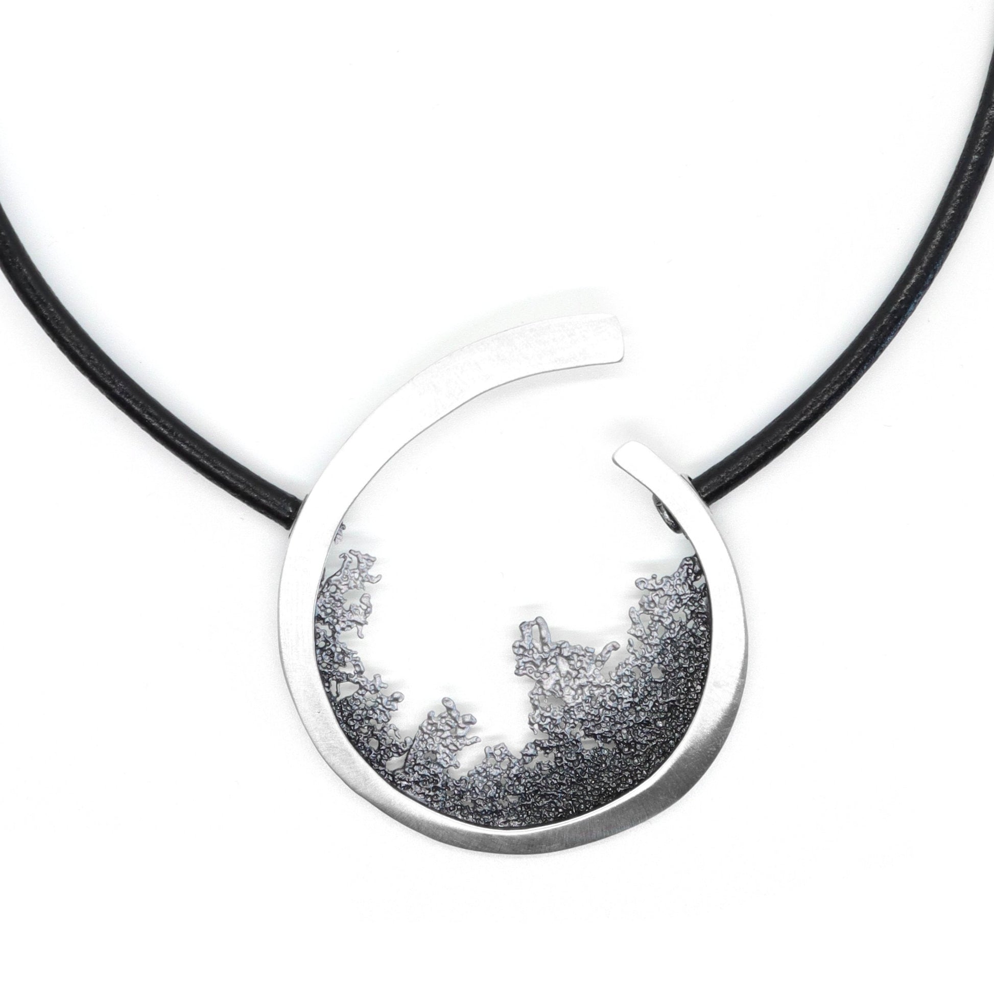 orfega large wave necklace in silver, sterling silver and natural pigments