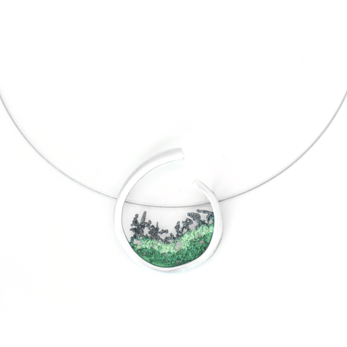 orfega wave necklace in green, sterling silver and natural pigments